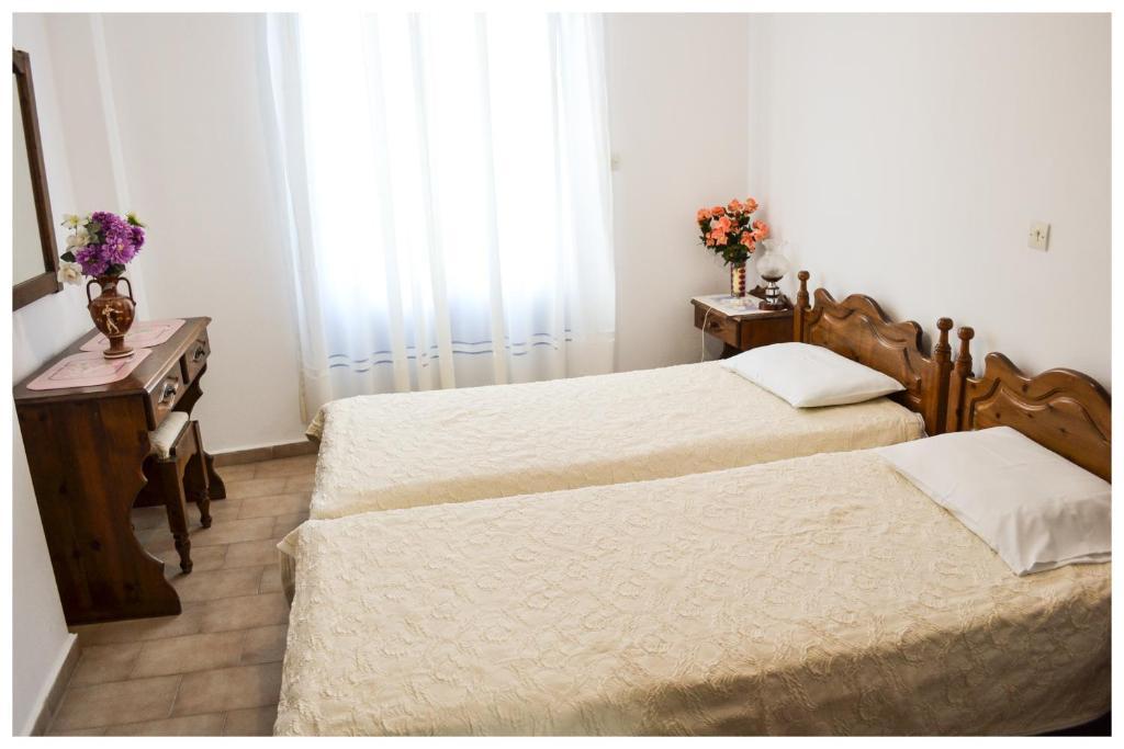 Blue Sky Apartments Karpathos Bilik gambar